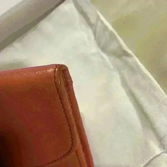 Chloe Long Wallet w/ Box, Authenticity Card and Dust Cover - Picture 14 of 15